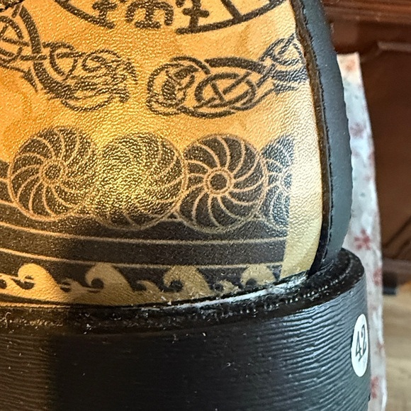 Unisex vegan leather combat boots Viking longship Vegvisir symbol design Beige - Picture 9 of 10